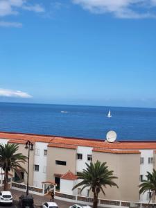 Sunny Holidays in Casa Familiar Playa La Arena