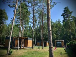 Makosieje Resort-komfortowy domek 20m od jeziora,ogrzewanie,wi-fi ,widok na jezioro