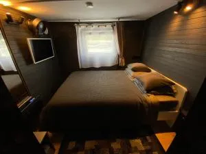 Modernus kambarys baržoje ant Nemuno - Ringaudai