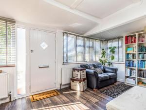 Charming Family Home and Garden Close To The Beach - Pass the Keys