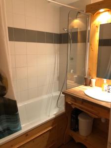 Appartements Bel appartement en residence avec piscine : photos des chambres