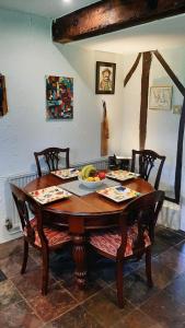 Quirky 18th Century Thatched Cottage