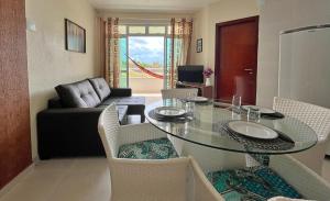 TOP 2 QUARTOS em Condominio- PISCINA, CHURRASQUEIRA, ESTACIONAMENTO, PARQUINHO INFANTIL, Wi-Fi e home office, Ar Condicionado, SmarTV e Cozinha Completa I 800m da praia e parque aquatico CE