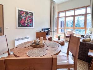 Bright, spacious South-facing 1-bedroom apartment