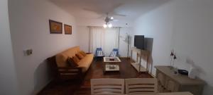 PRECIOSO dpto p8, super céntrico estacionamiento gratis