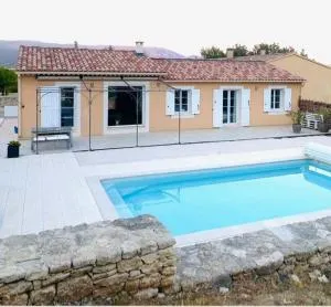 Jolie maison de 110 m 2, pour 6 personnes, au calme, avec piscine - Gargas