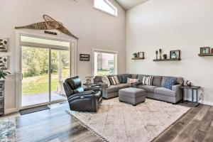 Red Lodge Home w Patio ~ 1 Mi from Downtown!