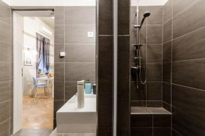 Green Cumin Studio Next To Famous Cafe