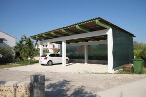 Family friendly seaside apartments Povljana, Pag - 230