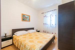 Apartment Mandre 205a