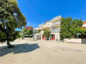 Apartments by the sea Mandre, Pag - 205 - Kolan