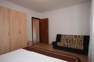 Apartments with a swimming pool Novalja, Pag - 211