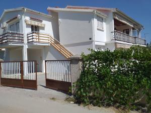 Apartments by the sea Caska, Pag - 202 