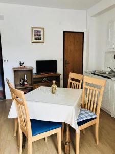 Apartments with a swimming pool Novalja, Pag - 211