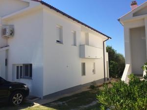 Apartments with a parking space Povljana, Pag - 226