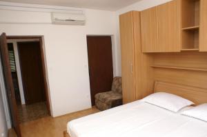 Apartments by the sea Simuni, Pag - 236