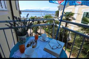 City center studio apartment