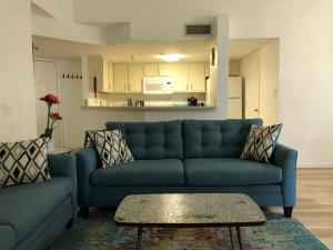 o BEAUTIFUL CONDO MINUTES FROM GORGEOUS CLEARWATER BEACHES o