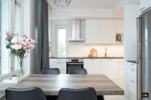 Spacious and cozy, well equipped, 2 bedroom apartment in great location