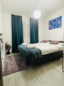 Londof Apartments- New Center