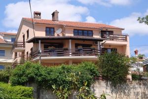 Apartments and rooms with parking space Icici, Opatija - 7881 - 3hvězdičkové hotely ve městě Ičići