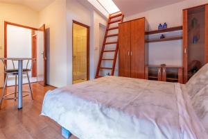 Holiday house with a parking space Novi Vinodolski - 5523