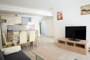 Apartments by the sea Podstrana, Split - 15101