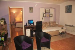 Apartments with WiFi Zagreb - 15121