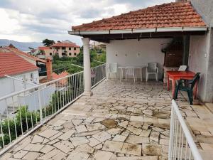 Apartments by the sea Postira, Brac - 15148