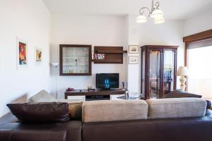 Family friendly house with a swimming pool Rogoznica - 15176