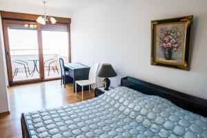 Family friendly house with a swimming pool Rogoznica - 15176