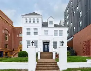 White House at Grand Central - Bellefontaine Neighbors