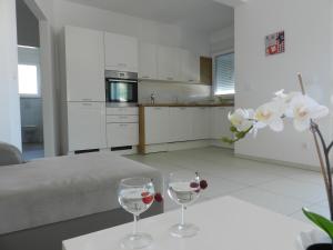 Apartments with parking space Baska Voda, Makarska - 15214