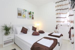 Studio room in Apartments by the sea Tribunj Vodice - 15233