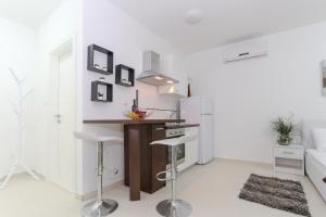 Apartments by the sea Tribunj, Vodice - 15233