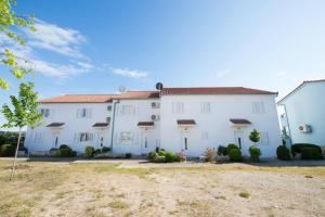 Apartments by the sea Rogoznica - 15249 