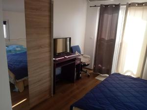 Apartments by the sea Vrsi - Mulo, Zadar - 12519