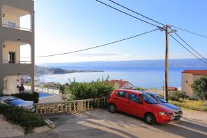 Apartments with a swimming pool Mali Rat (Omis) - 9698