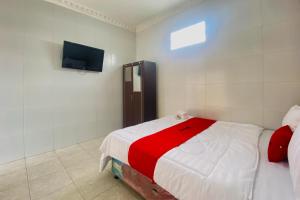 RedDoorz Plus near Cito Mall Surabaya
