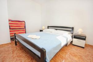 Apartments by the sea Vlasici, Pag - 9324