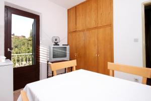 Apartments with a parking space Lumbarda, Korcula - 9329