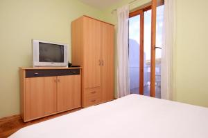 Apartments by the sea Stara Novalja, Pag - 9347