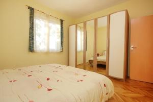 Apartments with a parking space Povljana, Pag - 9353