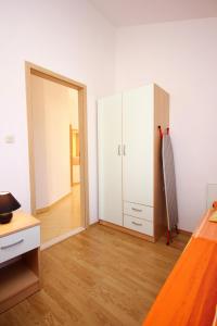 Apartments by the sea Slatine, Ciovo - 9433