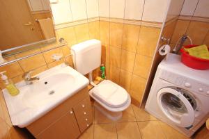 Apartments by the sea Slatine, Ciovo - 9433