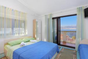 Apartments by the sea Slatine, Ciovo - 9453