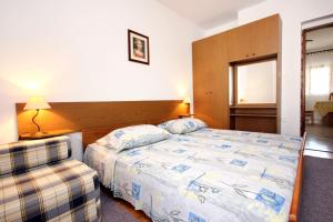 Apartments by the sea Sevid, Trogir - 9468