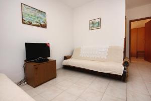 Apartments with a parking space Bilo, Primosten - 9467