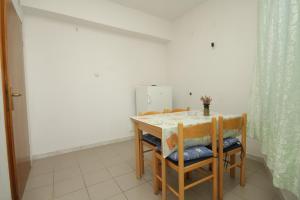 Seaside secluded apartments Cove Smokvina, Hvar - 9501