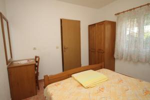 Seaside secluded apartments Cove Smokvina, Hvar - 9501